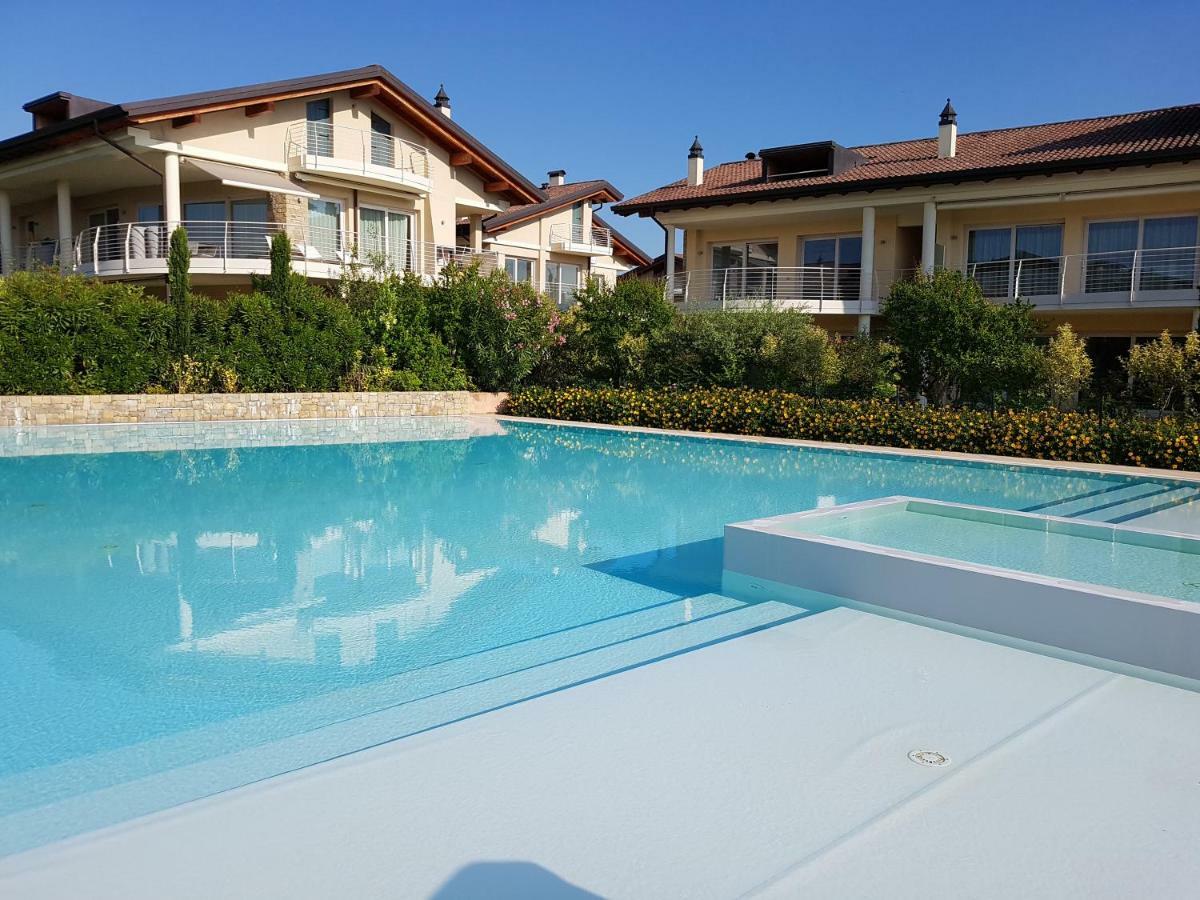 Luxury Apartments Beauty Gardens Sirmione Extérieur photo