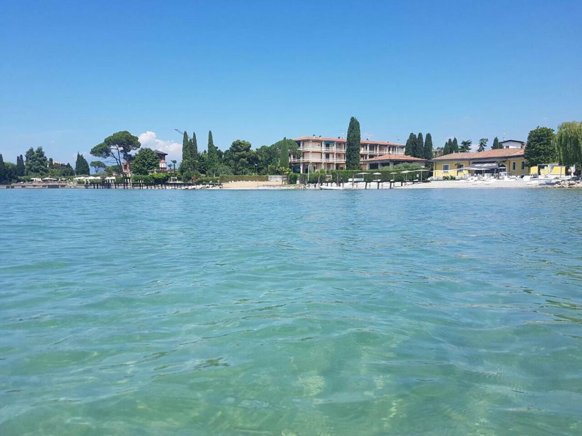 Luxury Apartments Beauty Gardens Sirmione Extérieur photo